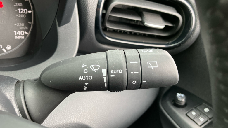 Toyota Yaris 1.5 Hybrid Icon 5dr CVT Hybrid Hatchback